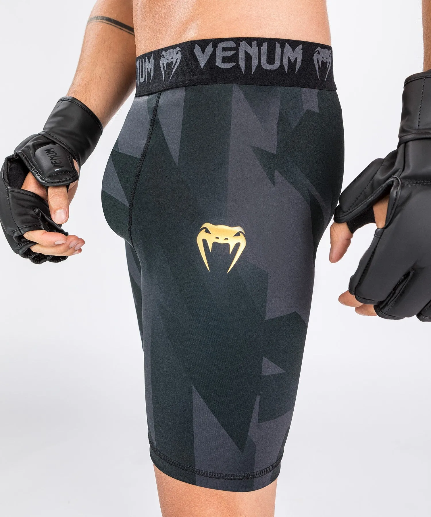 Venum Razor Vale Tudo Shorts - Black/Gold